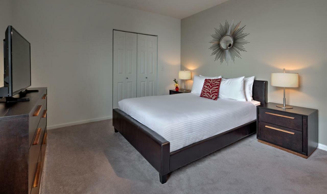 Апартаменты Furnished Quarters At Grove Pointe Джерси-Сити Экстерьер фото